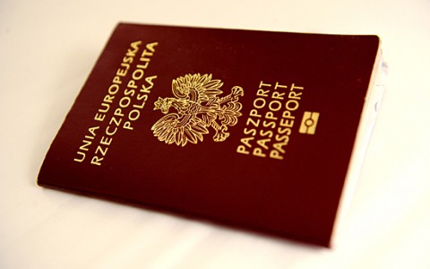 Warszawa 09.12.2010. Paszport - Unia Europejska Rzeczpospolita Polska. /bpt/    PAP/Jacek Turczyk